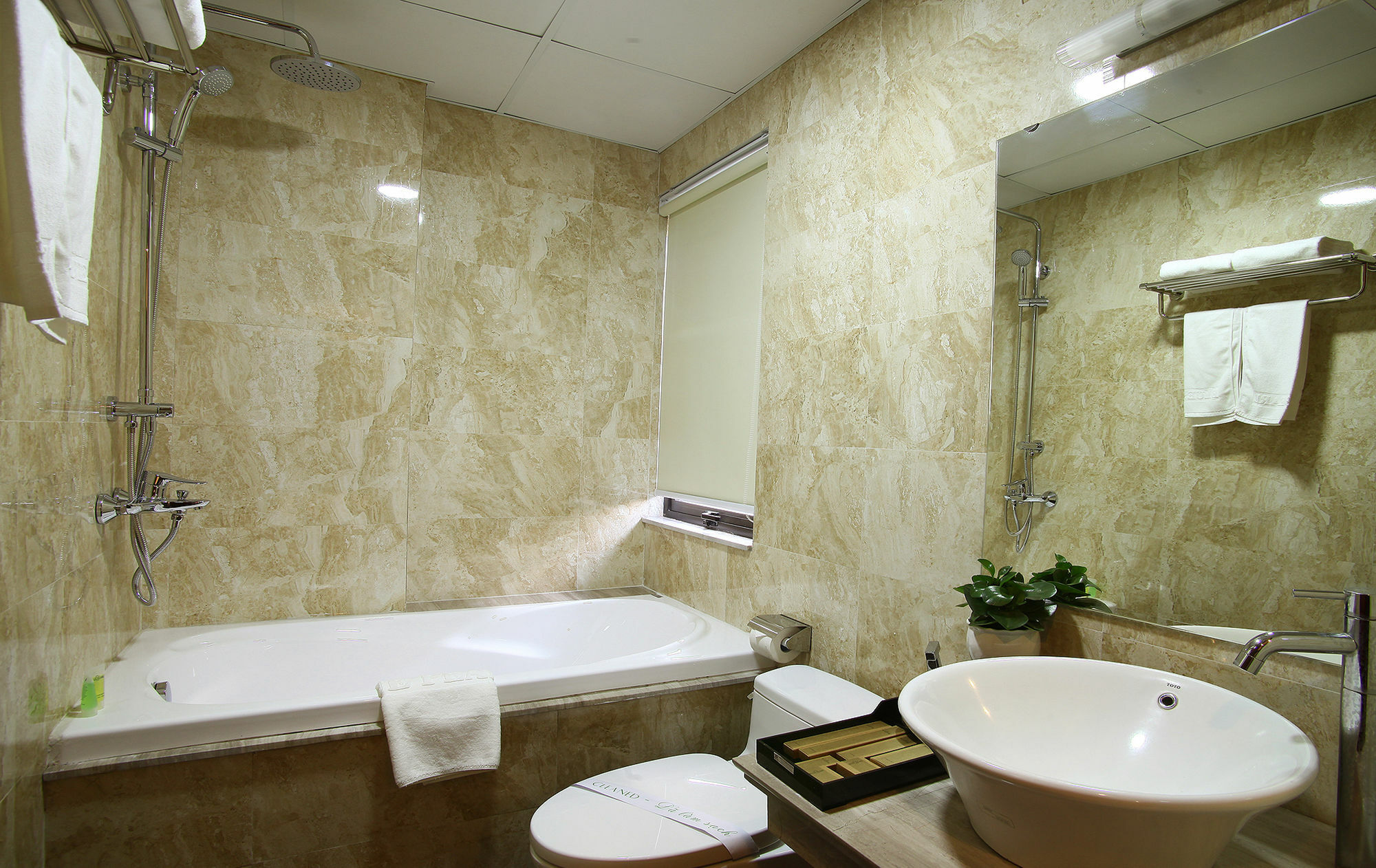 Blue Pearl West Hotel Hanoi Buitenkant foto